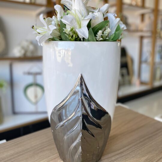 Vaso prata com branco alto