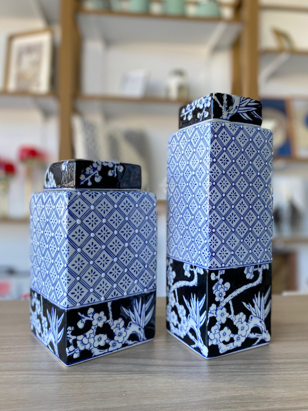 Potiches decorativos de porcelana