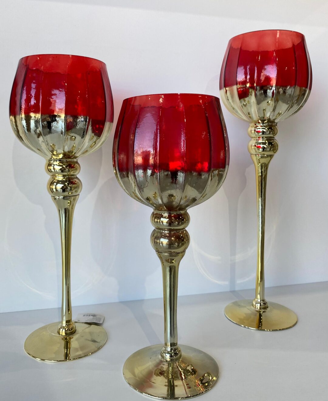 Jogo candelabros vermelho e dourado