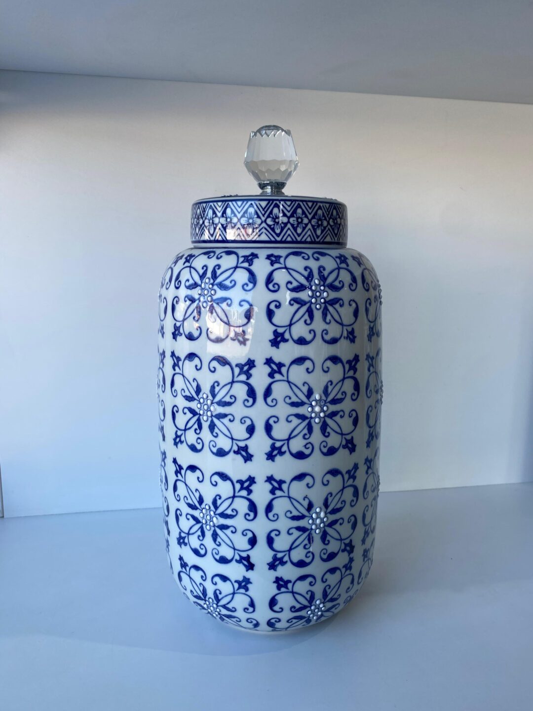 Potiche porcelana branco e azul