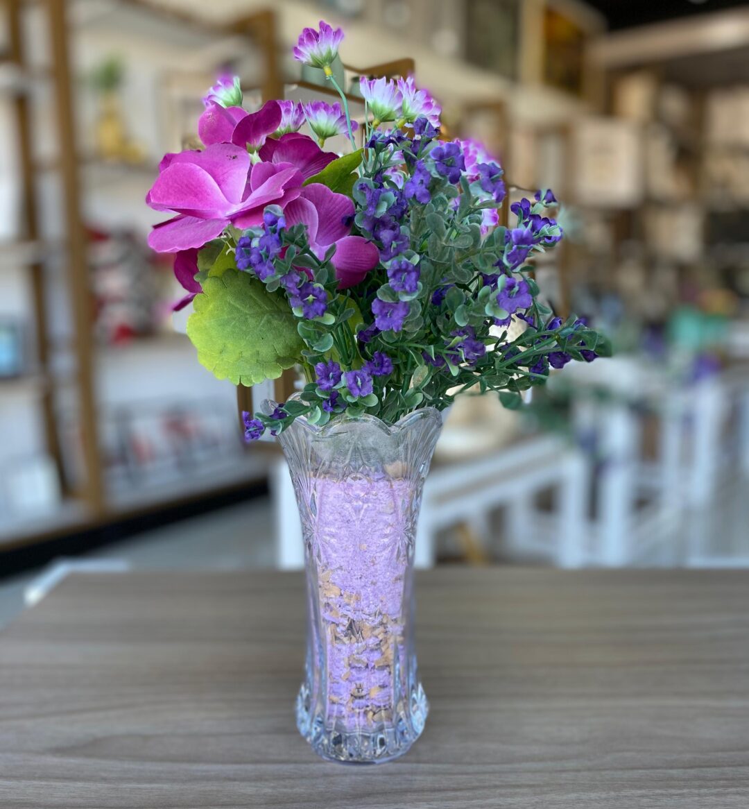 Vaso decorativo com arranjo floral