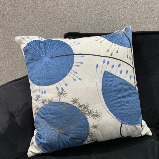 Almofada linho azul e branco
