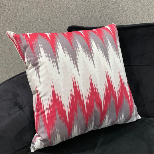 Almofada rosa com cinza