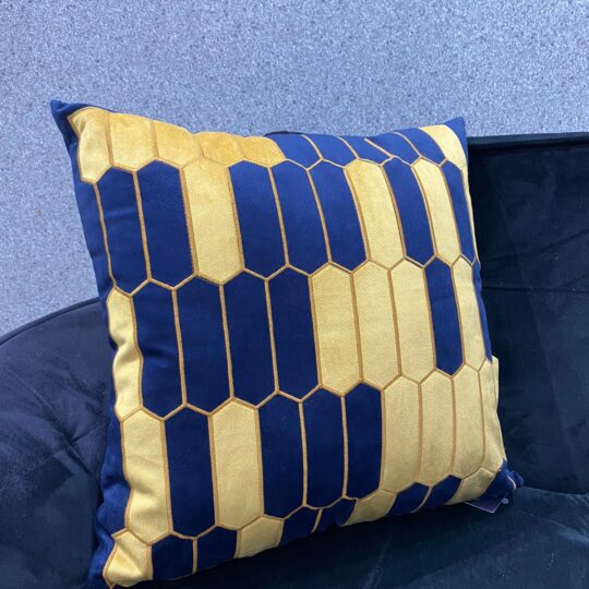 Almofada azul e dourado veludo