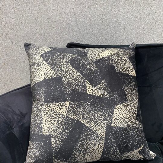 Almofada bege e marrom veludo