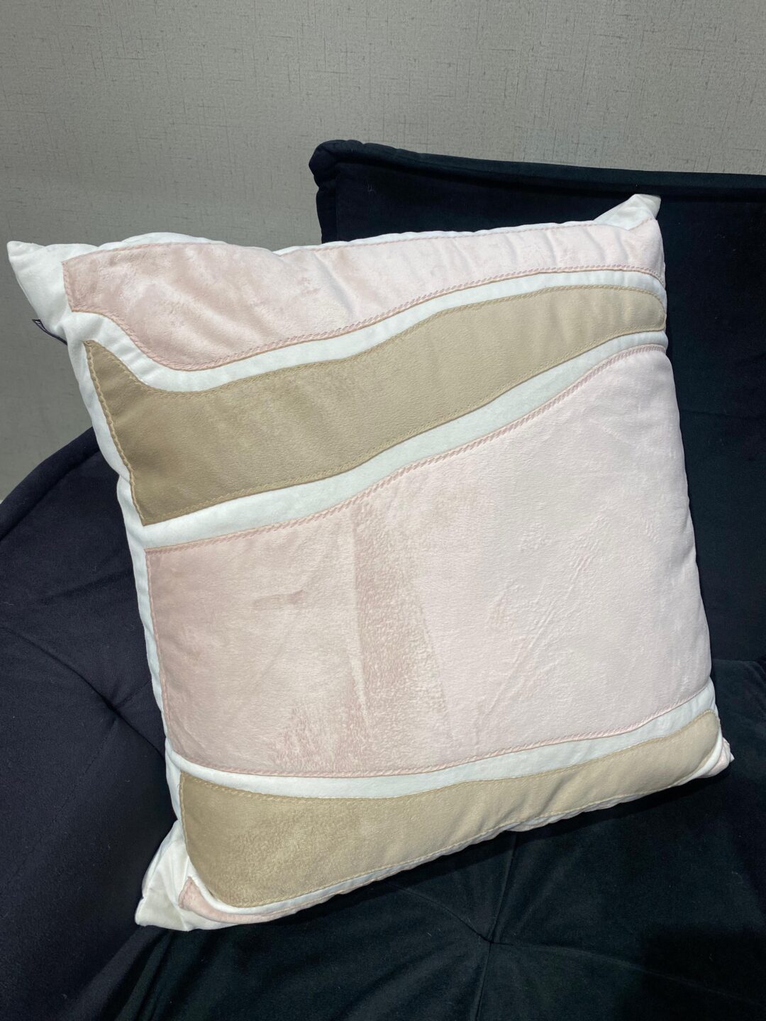 Almofada veludo marrom e rosa bebê