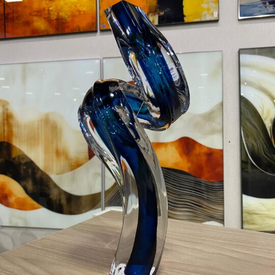 Escultura em vidro azul